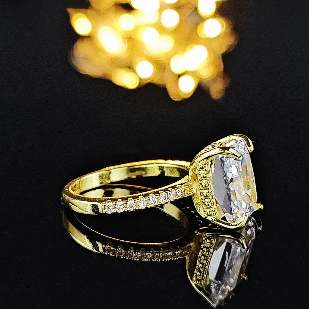 Amazon European and American Cross-border Ice Flower Cut Light Luxury Niche High-end Design Ring for Women Super Flash r7233