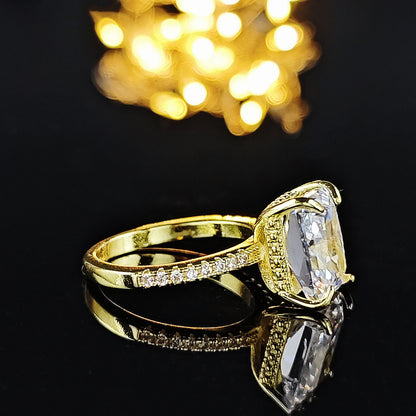 Amazon European and American Cross-border Ice Flower Cut Light Luxury Niche High-end Design Ring for Women Super Flash r7233