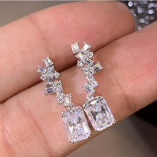 Amazon European and American Cross-border Ice Flower Cut Light Luxury Niche High-end Design Ring for Women Super Flash r7233