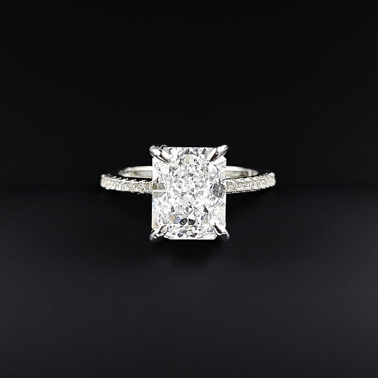 Amazon European and American Cross-border Ice Flower Cut Light Luxury Niche High-end Design Ring for Women Super Flash r7233
