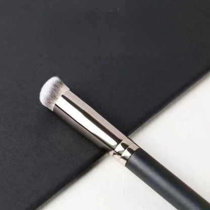 1pc Concealer Brush, Premium Nose Contour Kabuki Blusher Brushes, Flawless Under Eye Dense Face Makeup Brush for Blending Liquid