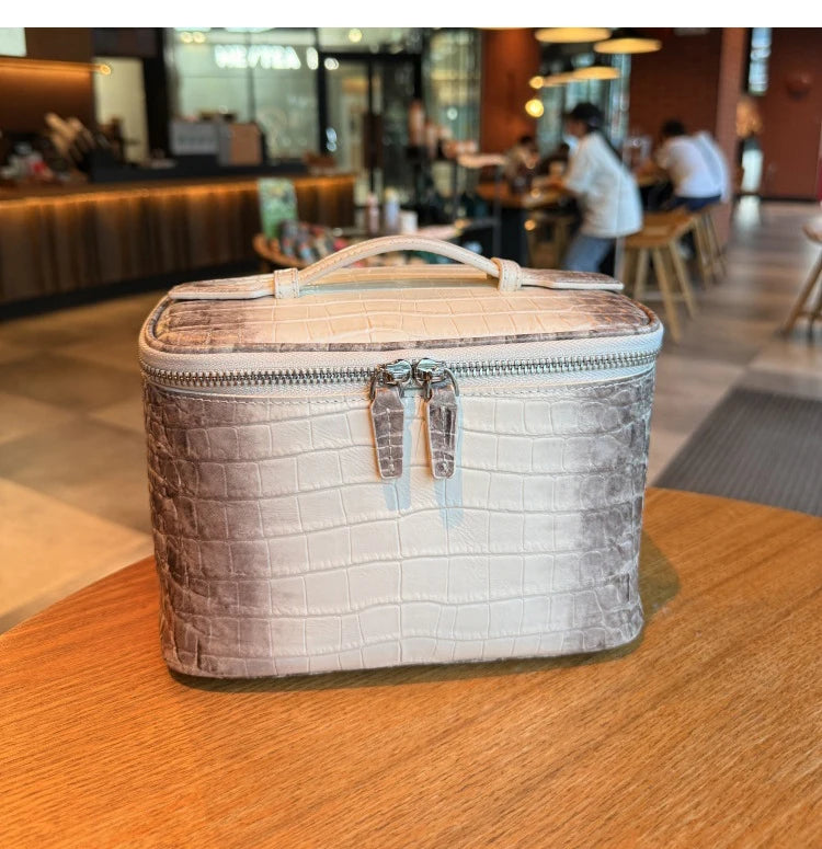 Luxury Embossed Crocodile Leather Makeup Bag Travel Toiletry Organizer Portable Cosmetic Pouch Women Storage Practical Durable