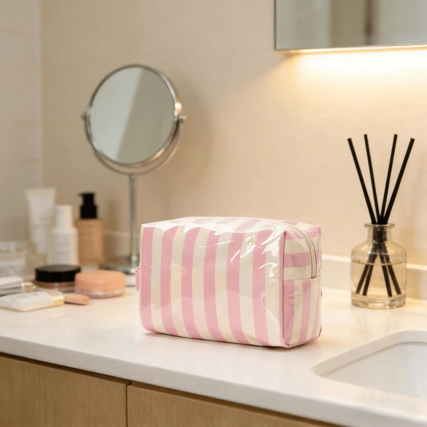 Striped Toiletry Bag Women's Travel Cosmetic Storage Bag Portable Casual Makeup Organizer for Business Trip