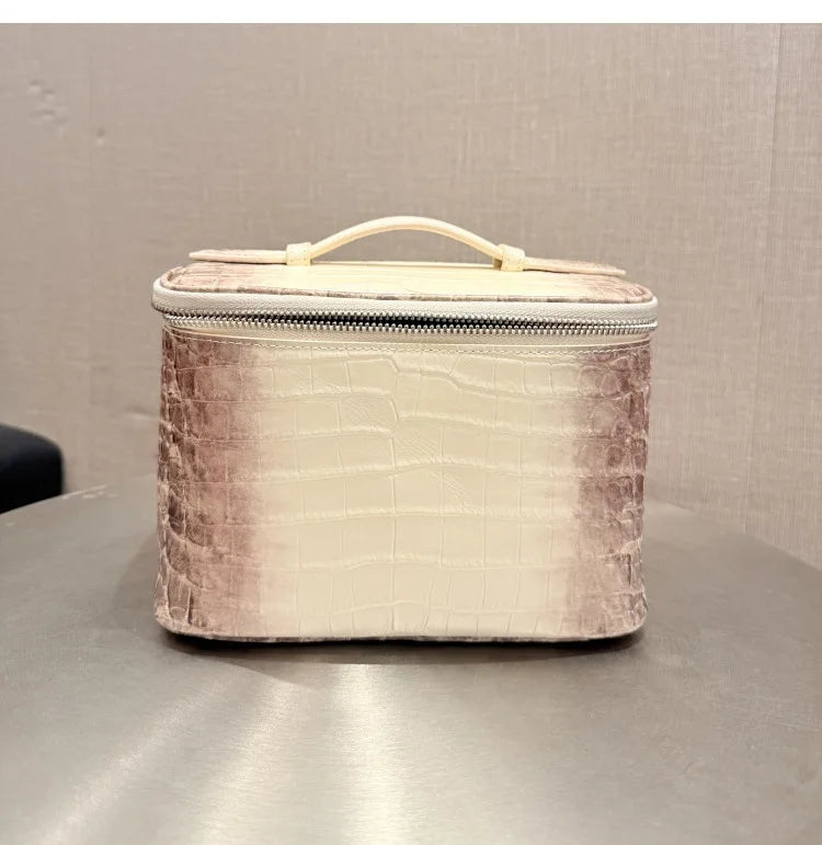 Luxury Embossed Crocodile Leather Makeup Bag Travel Toiletry Organizer Portable Cosmetic Pouch Women Storage Practical Durable