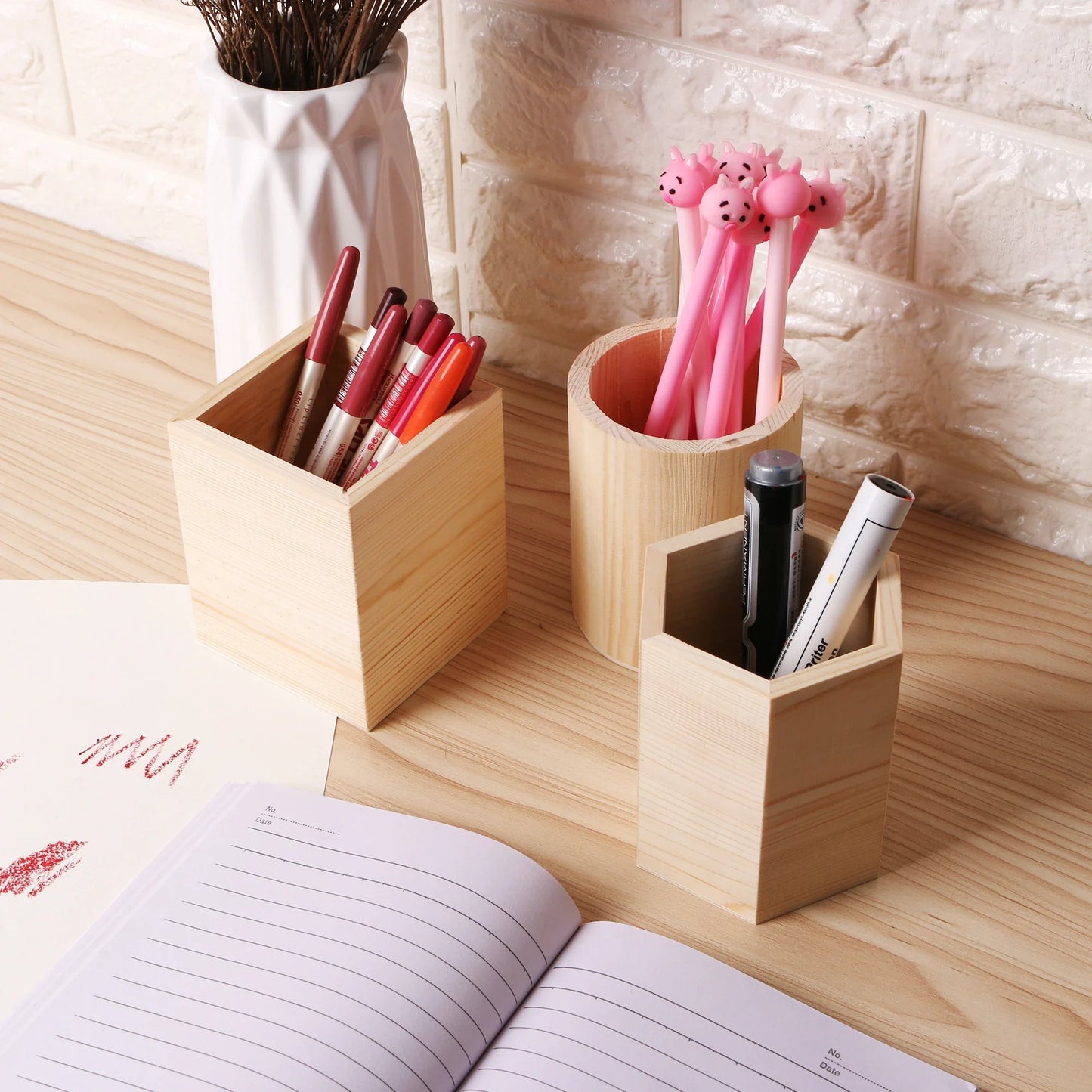 Wooden stationery storage box for pens, pencil cases, office pen holders, makeup brush containers, stationery supplies,