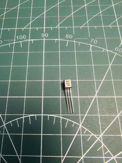 400PCS TO-92 Transistor Kit 20 Values NPN PNP 2N2222 2N3904 2N5551 2N7000 BC337 BC327 Assortment