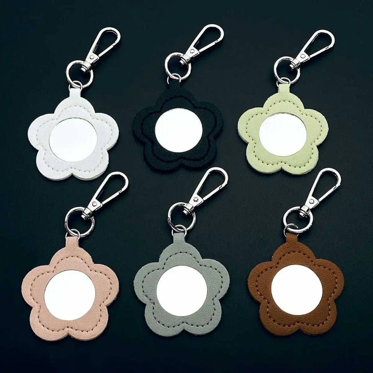 Simple Leather Hanging Keyring Small Mirror Key Chain Ring Bag Pendant for Gift Car Packet Keychain Cute Makeup Flower Shaped