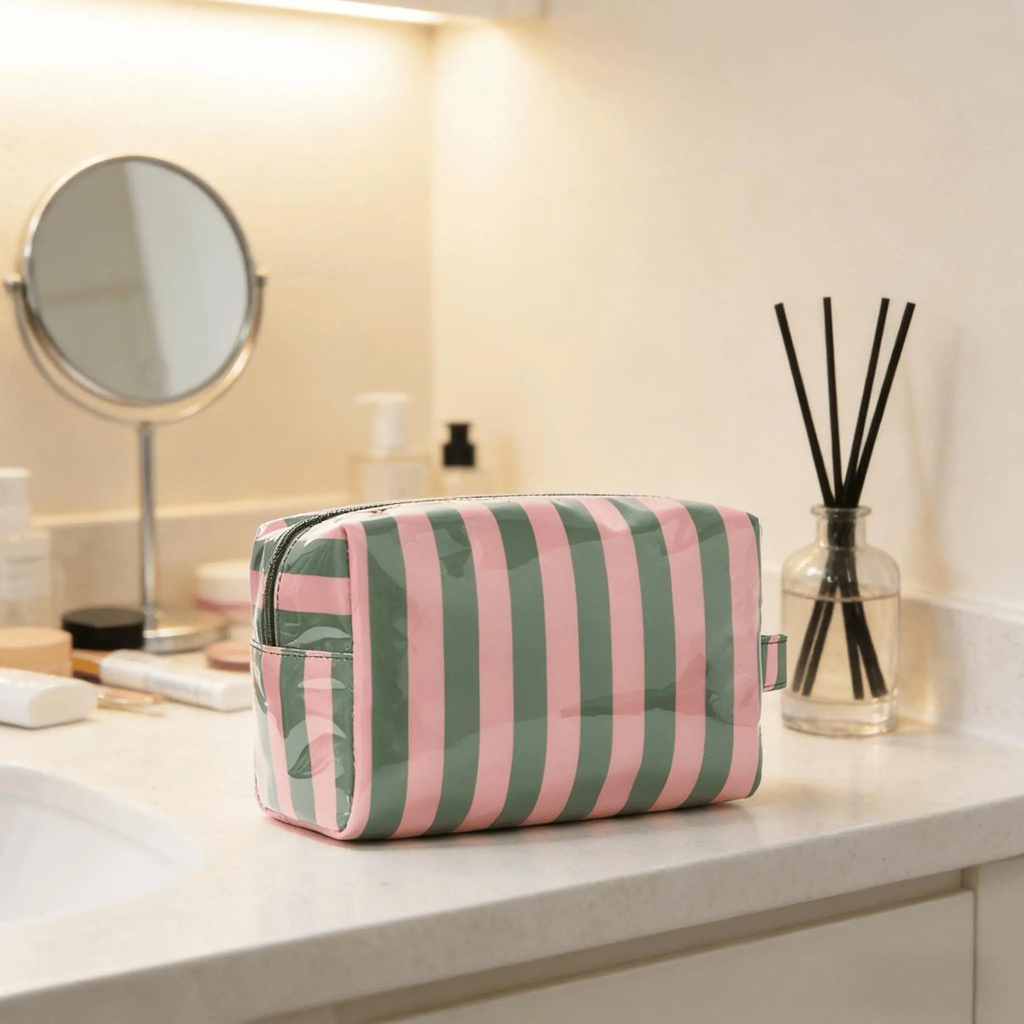 Striped Toiletry Bag Women's Travel Cosmetic Storage Bag Portable Casual Makeup Organizer for Business Trip